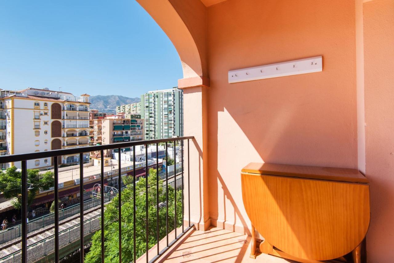 Boliches Center Apartment Next To The Beach, Parking, Pool & Terrace フエンヒロラ エクステリア 写真