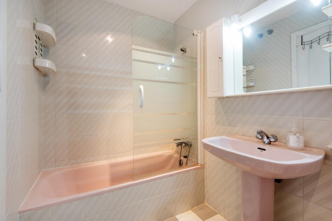 Boliches Center Apartment Next To The Beach, Parking, Pool & Terrace フエンヒロラ エクステリア 写真
