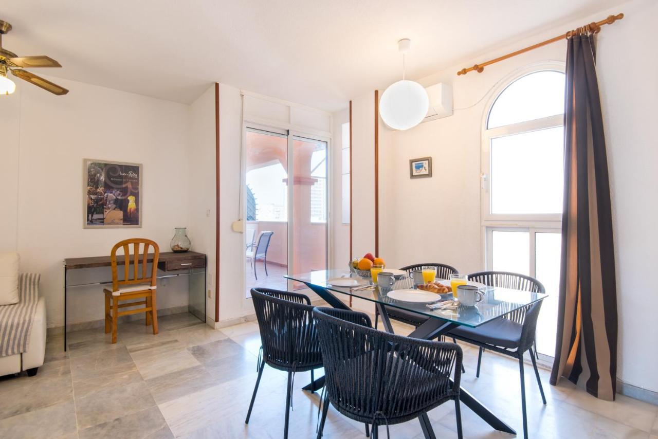 Boliches Center Apartment Next To The Beach, Parking, Pool & Terrace フエンヒロラ エクステリア 写真