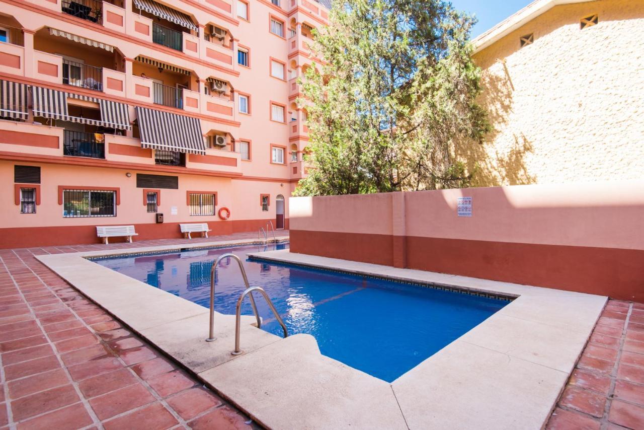 Boliches Center Apartment Next To The Beach, Parking, Pool & Terrace フエンヒロラ エクステリア 写真