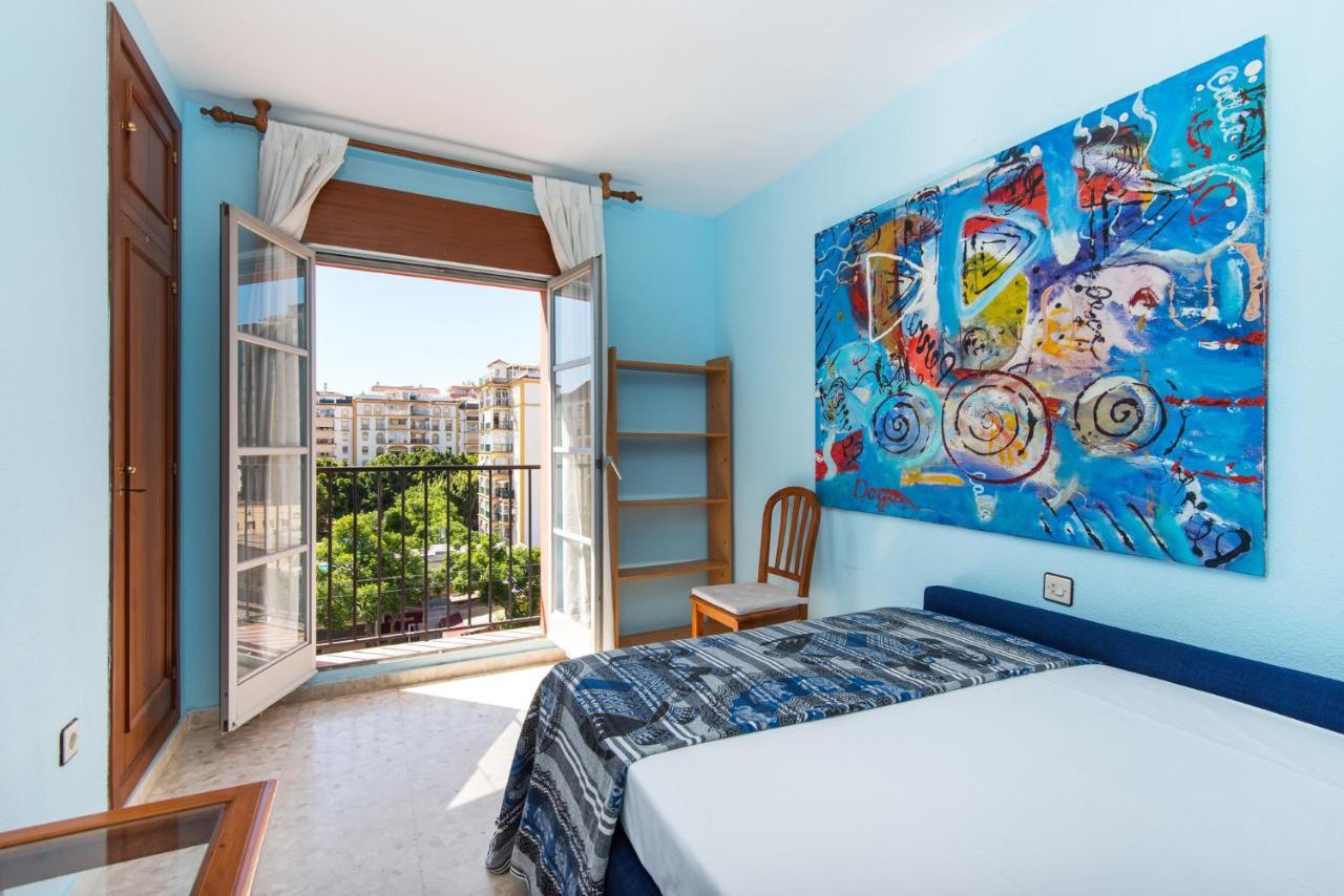 Boliches Center Apartment Next To The Beach, Parking, Pool & Terrace フエンヒロラ エクステリア 写真