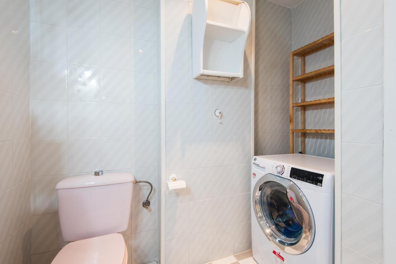 Boliches Center Apartment Next To The Beach, Parking, Pool & Terrace フエンヒロラ エクステリア 写真