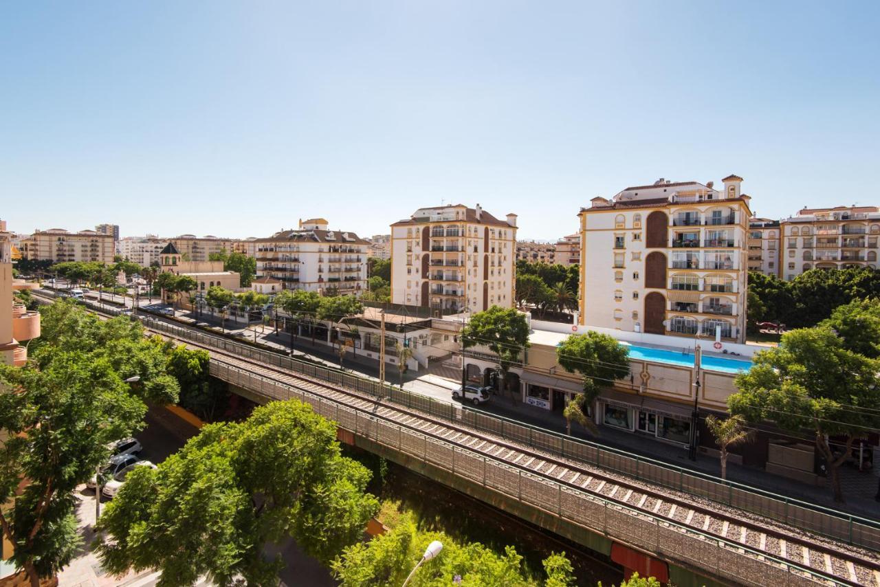Boliches Center Apartment Next To The Beach, Parking, Pool & Terrace フエンヒロラ エクステリア 写真
