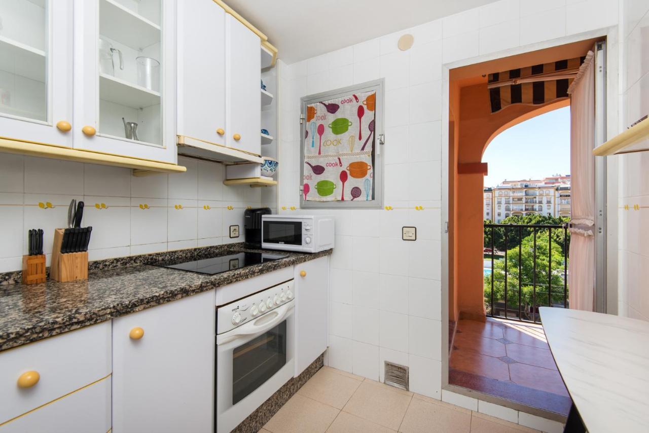 Boliches Center Apartment Next To The Beach, Parking, Pool & Terrace フエンヒロラ エクステリア 写真